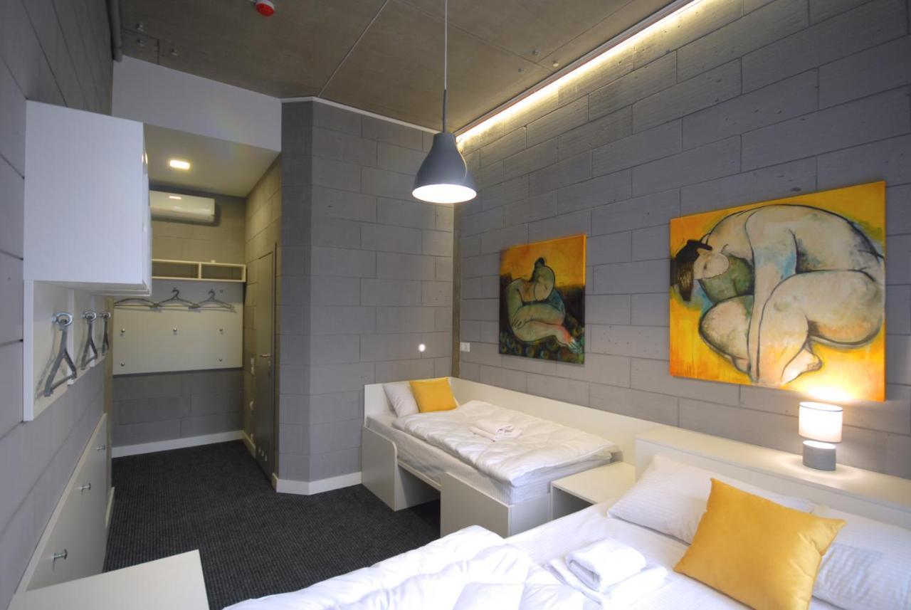 Cubby Hotel Lviv Exteriör bild