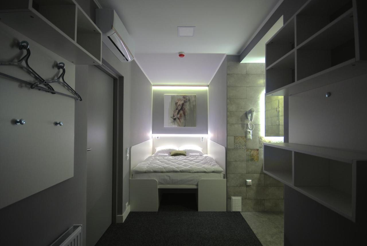 Cubby Hotel Lviv Exteriör bild