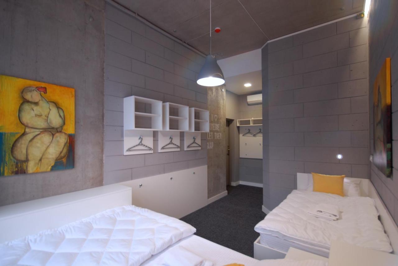 Cubby Hotel Lviv Exteriör bild