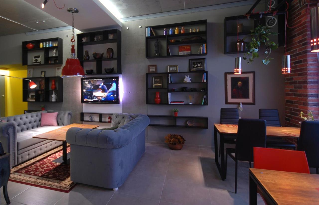 Cubby Hotel Lviv Exteriör bild