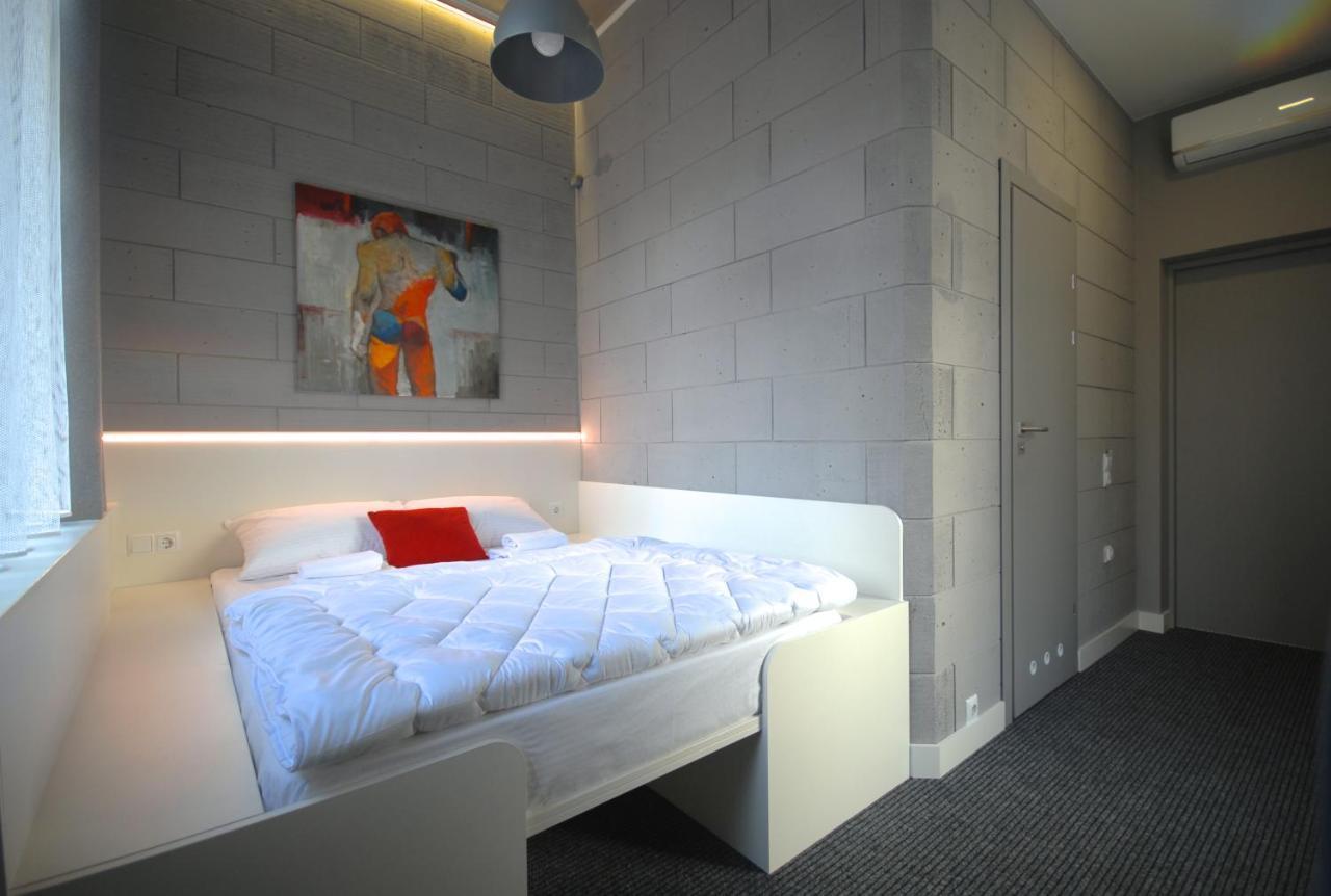 Cubby Hotel Lviv Exteriör bild